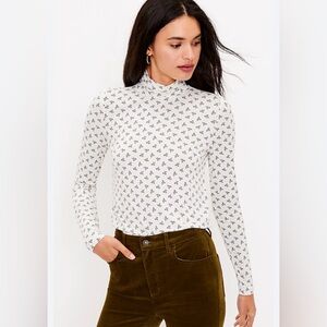 Gorgeous euc lightweight Loft turtleneck long sleeve